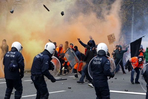 WATCH: Europe Erupts Against Lockdowns, Vax Mandates(VIDEOS)